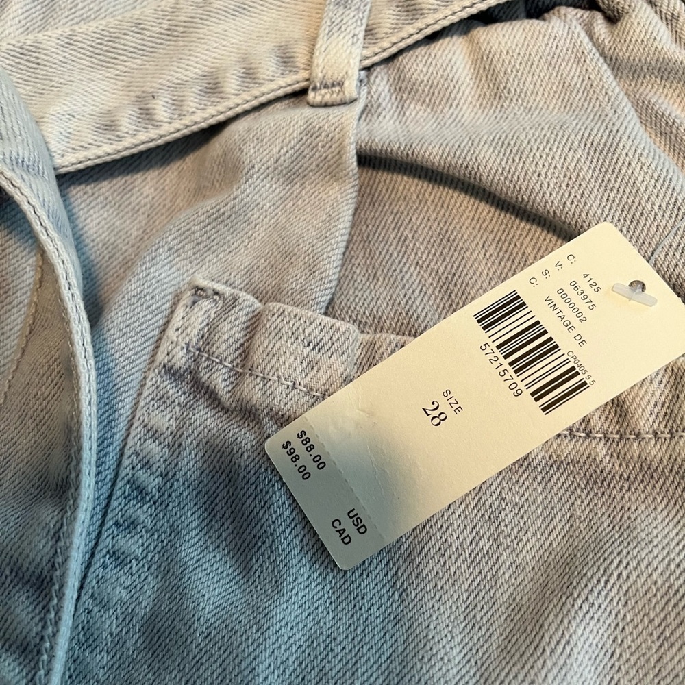 NWT Anthropologie Pilcro Ultra High Rise Paperbag Denim Shorts. Size 28 - Picture 8 of 10